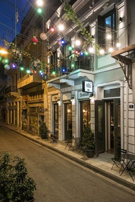 A-13 Luxury Rooms at Monastiraki Railway Station