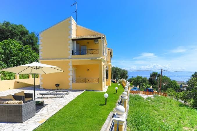 Achilles Country House