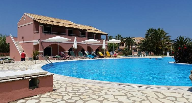 ALEXIS Pool Apartments