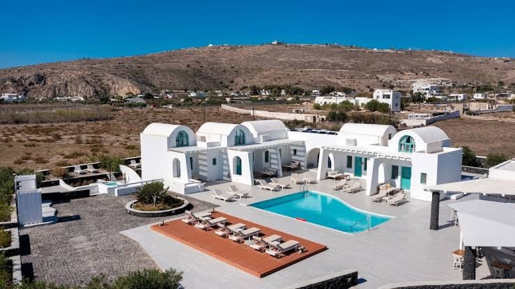 Almira Luxury Suites