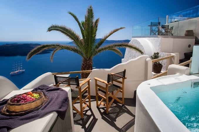 Athina Luxury Suites