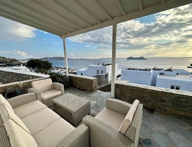 Avra Mykonos HOSPITALITY EXPERIENCE
