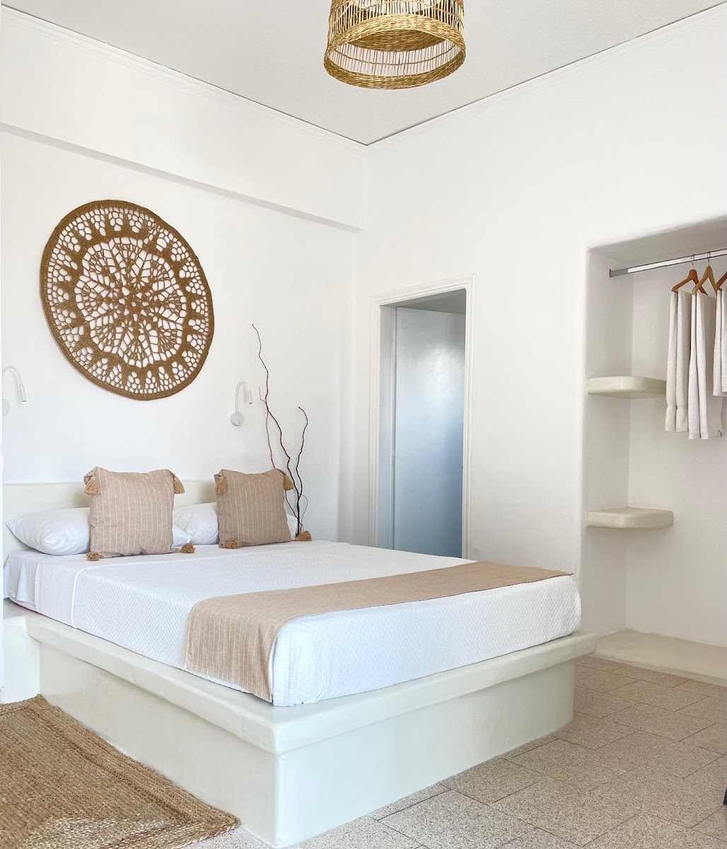 Cal Day Rooms Santorini