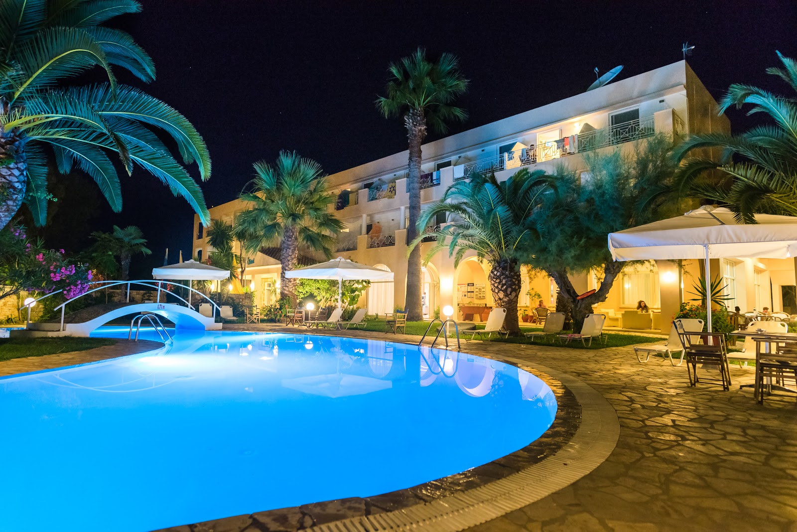 Canvas by Mitsis Messonghi