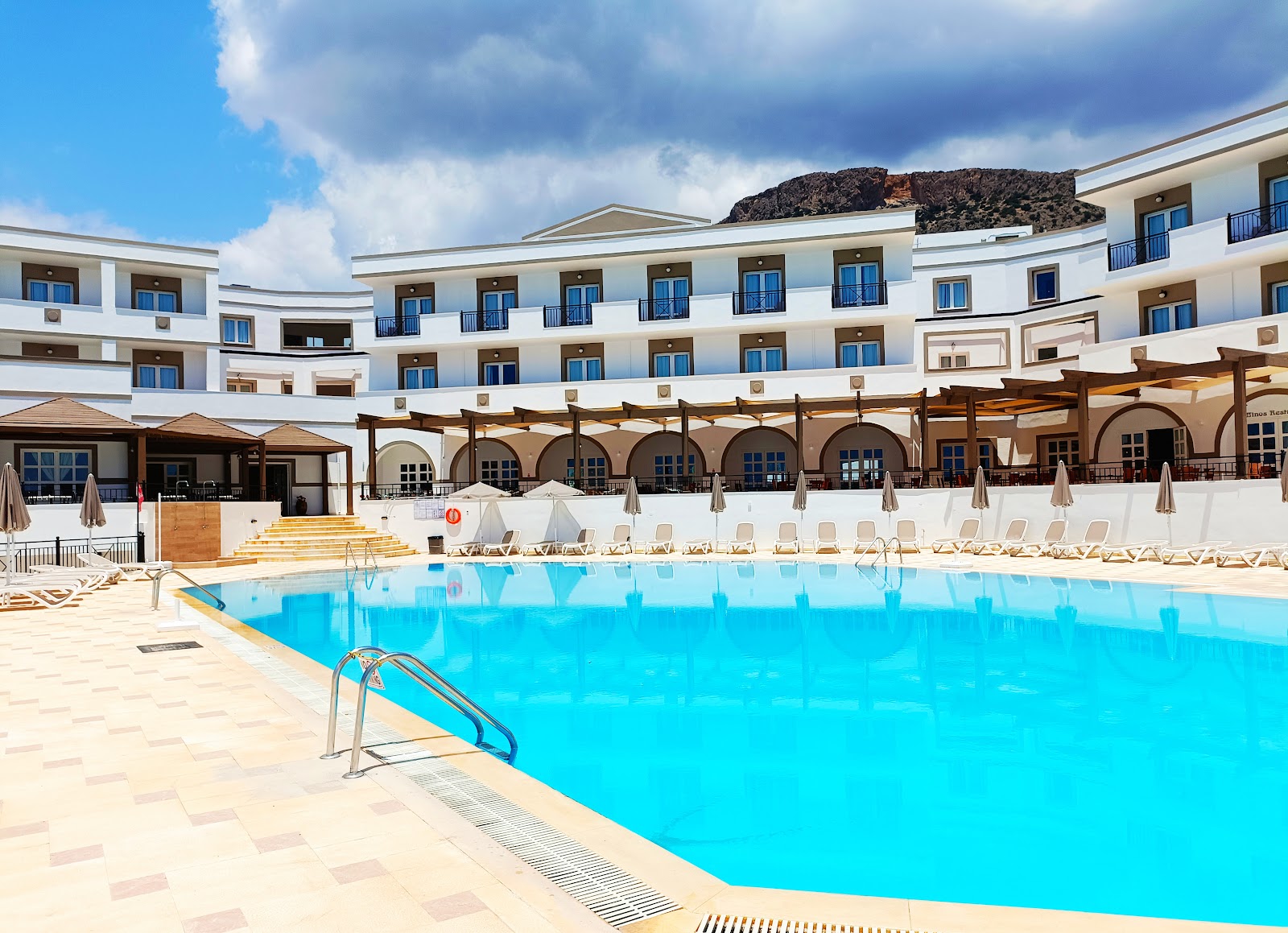Creta Suites