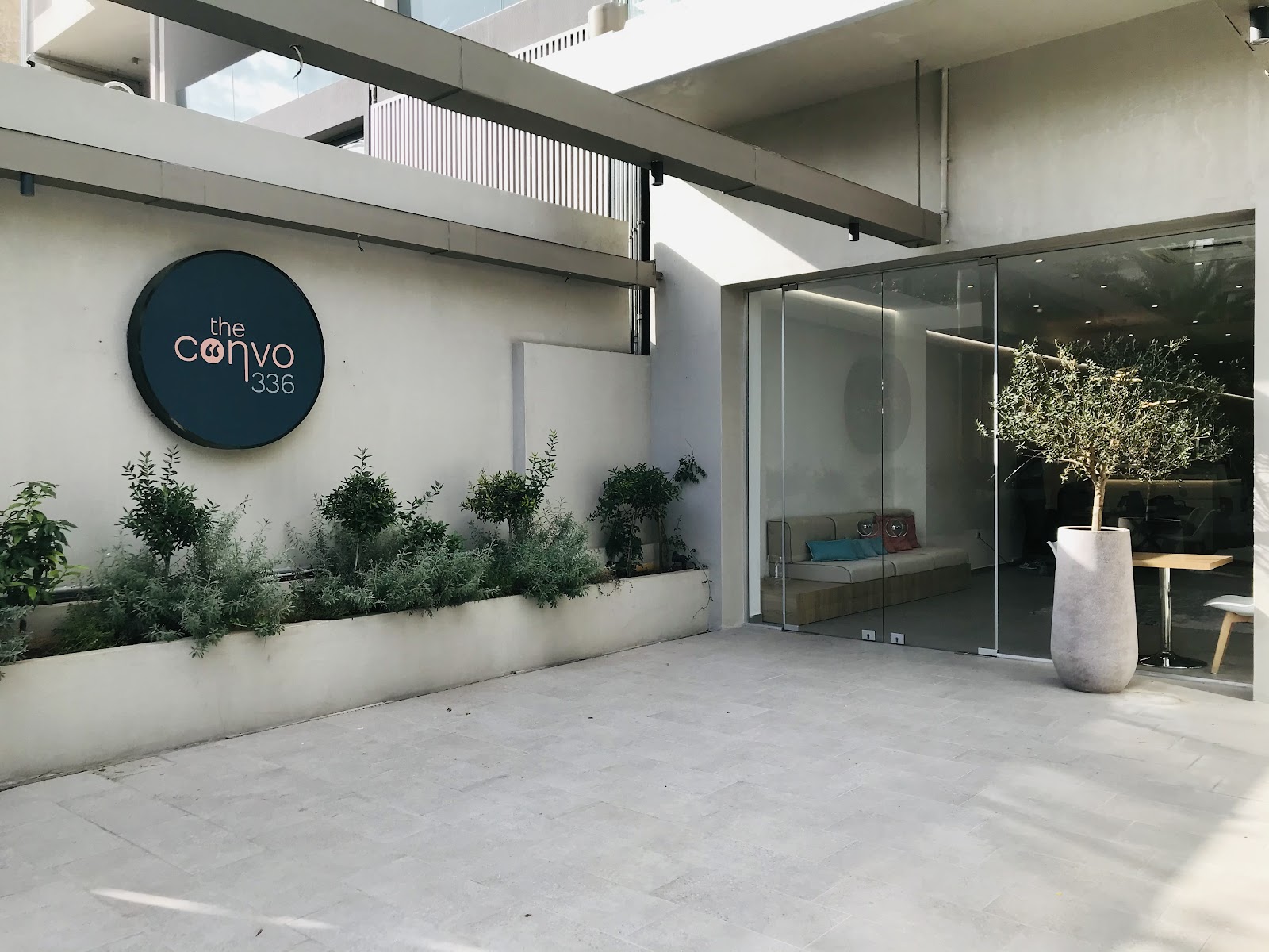 Earth Boutique Apartments Next To Stavros Niarchos