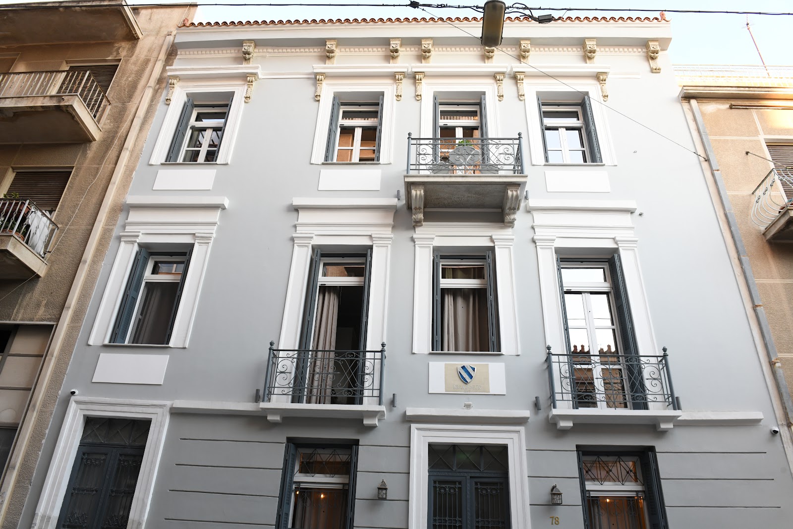 Elliot Neapoli, Athens