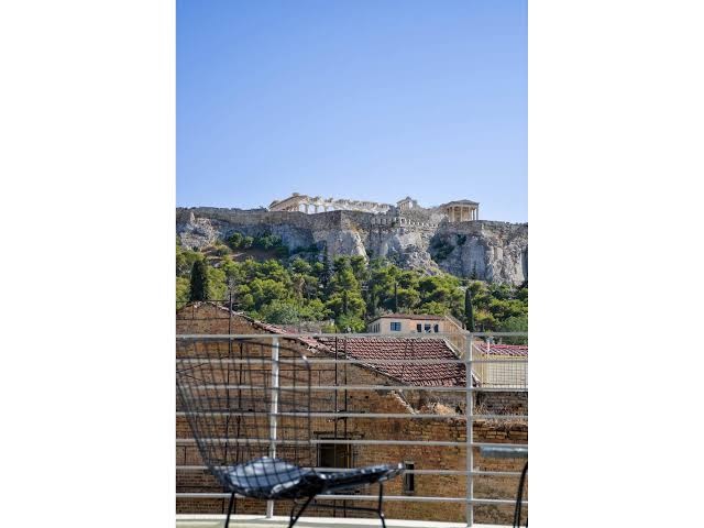 Enattica Monastiraki Living