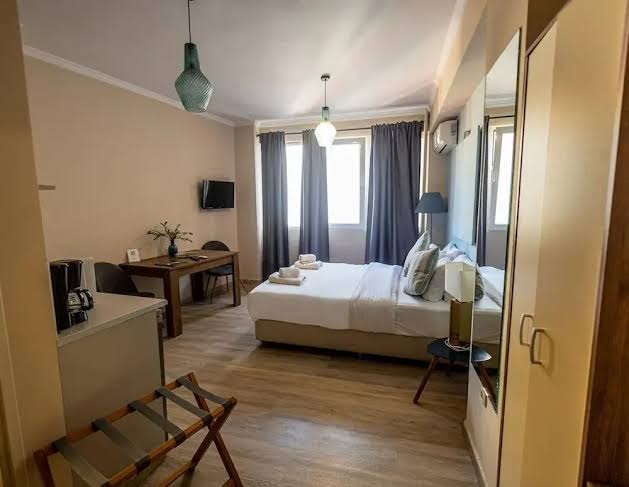 Enattica Monastiraki Living