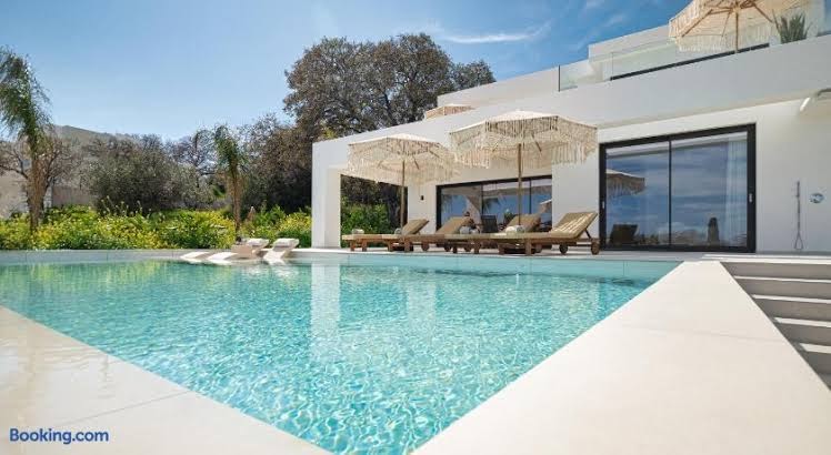Excelencia Luxury Villa