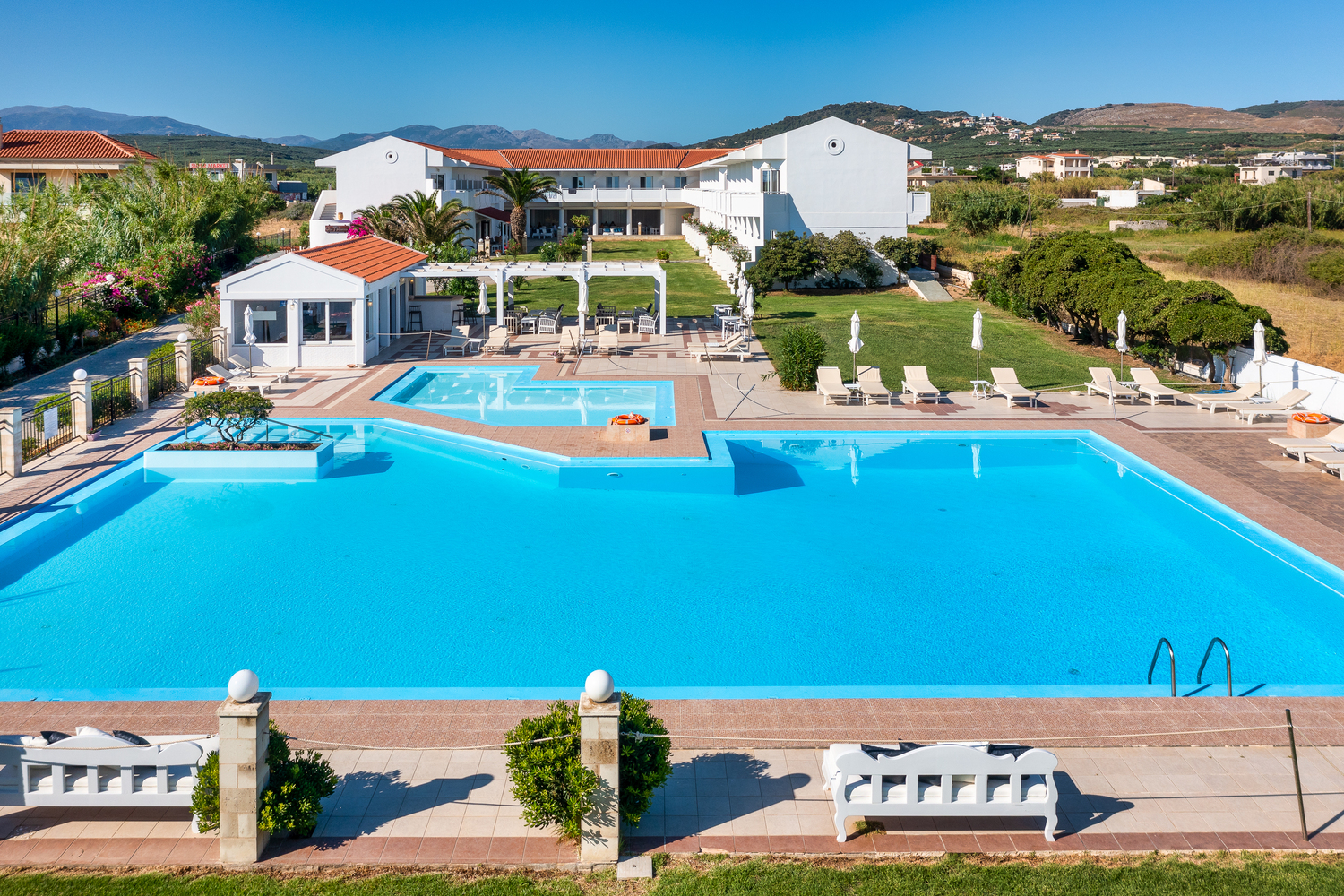 Incognito Creta Luxury Suites and More...