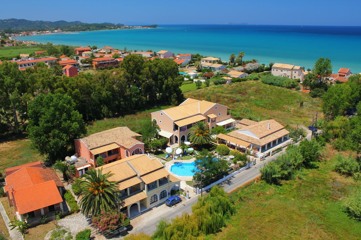 Kormoranos beach hotel
