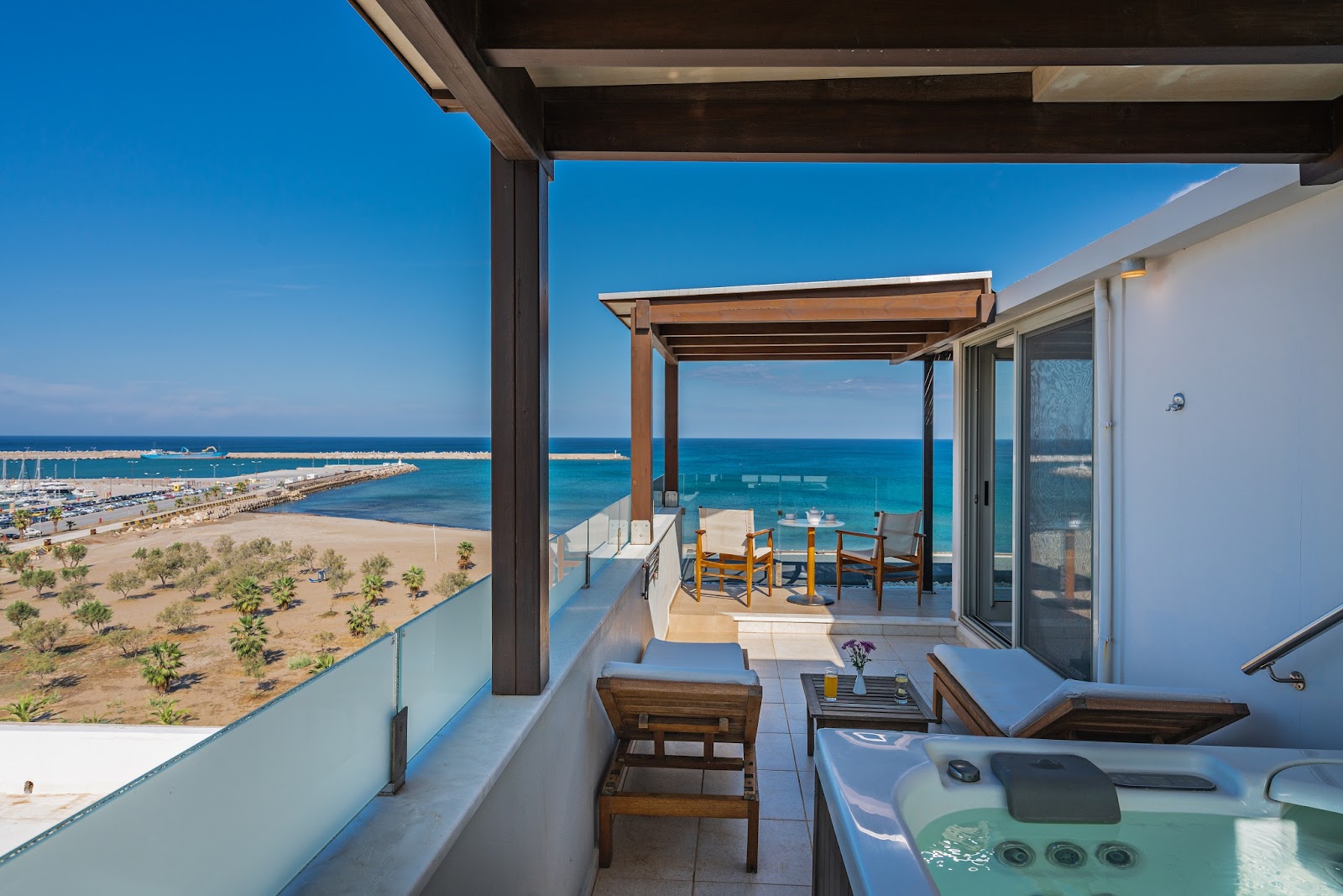 Kyma Suites Beach Hotel
