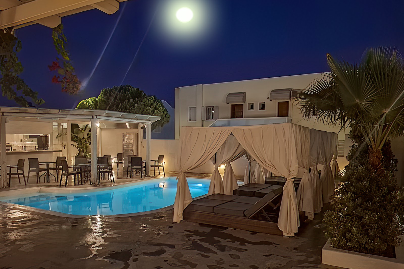 Margarita Hotel & Suites