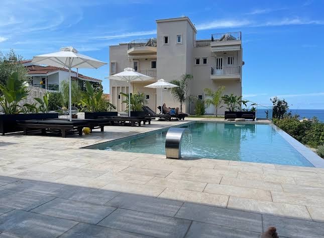 Nikitas Apartment & Suites