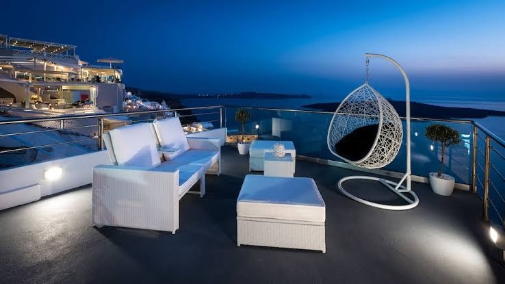 On the Cliff, Suites