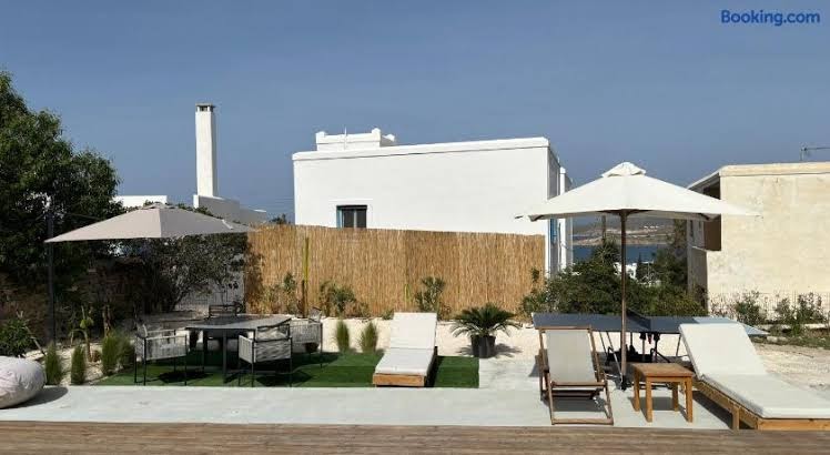 Paros Palace suites