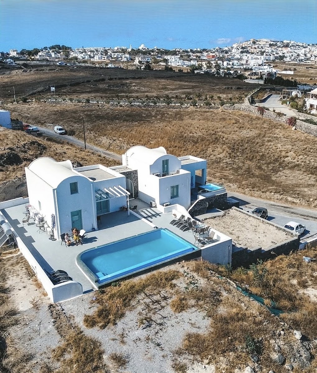 Pension Roussos Santorini