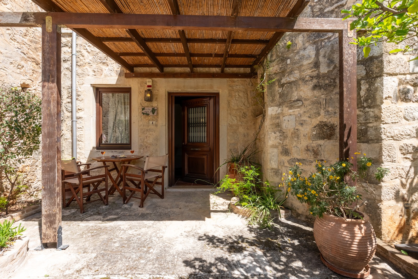 Petronikolis Traditional House