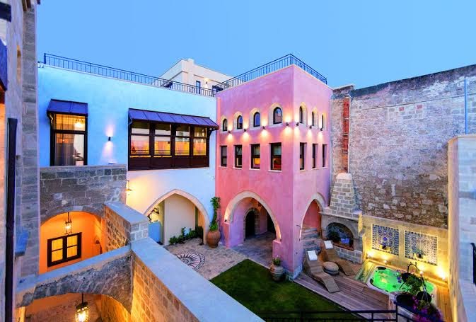 Porolithos Boutique Hotel