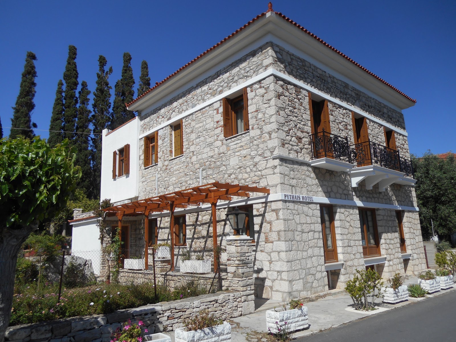 Potokaki Beachfront Hotel