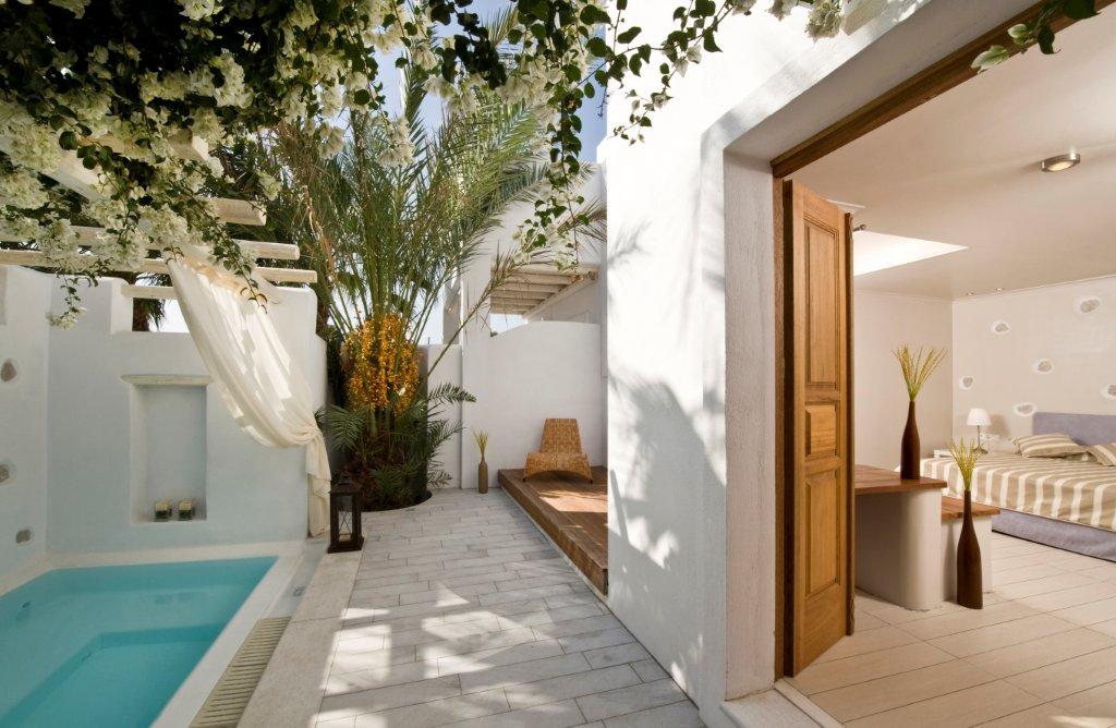 Santo Mangata Boutique Hotel