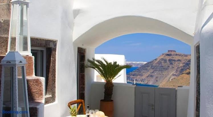 Suntorini Restaurant - Cafe