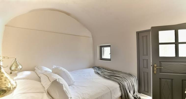 Terra Verde Oia Suites