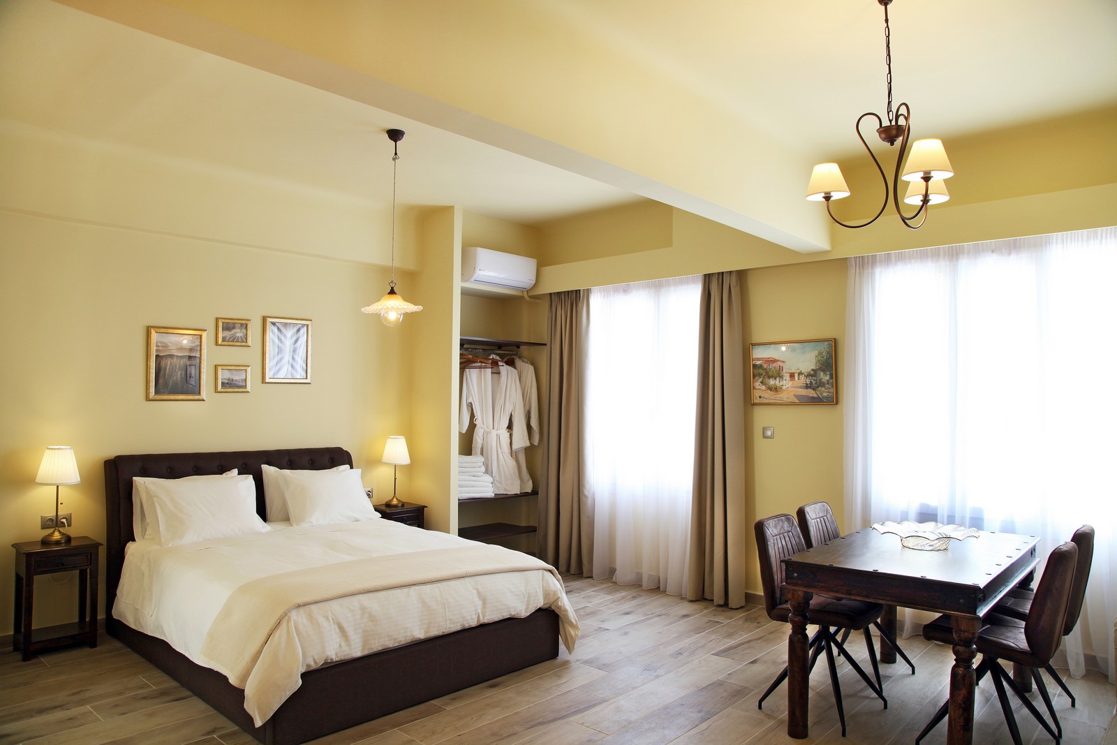 The Dazzling Glimpse Acropolis Suites