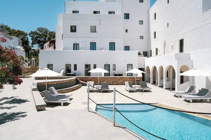 The Muses of Santorini Suites