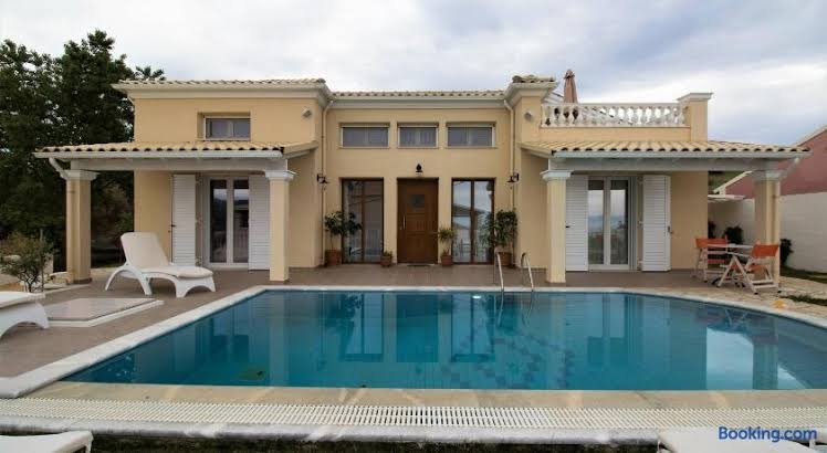 Tondoris Apartments & Studios in Canal D'Amour Corfu