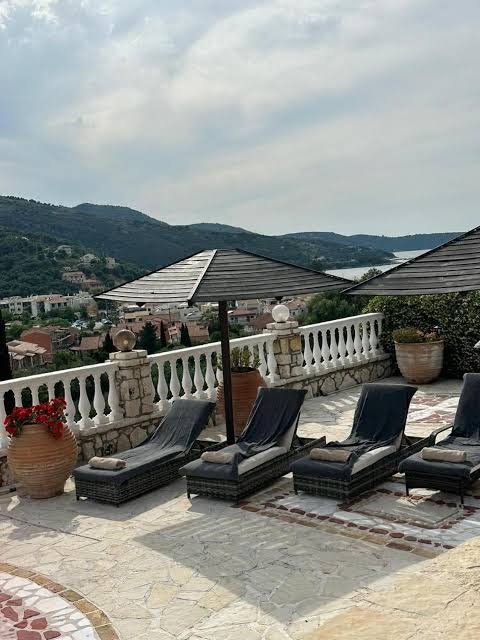 Vine House Apartments