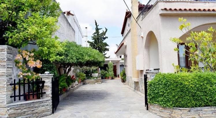 Violet bedroom and apartment