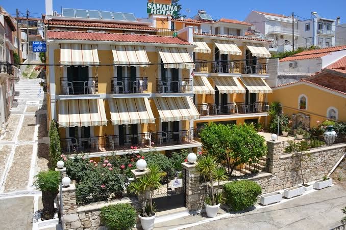 Zorbas Hotel & Studios